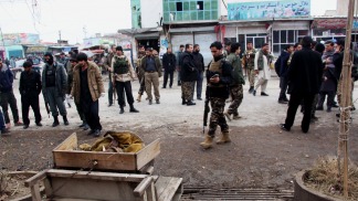 Un ataque talibán a una base del Ejército afgano causa al menos 60 muertos