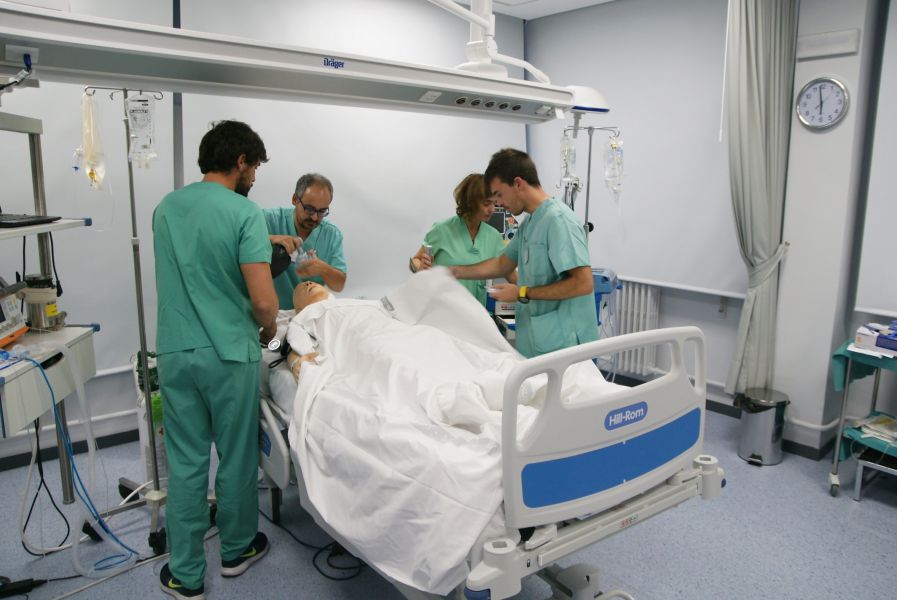 Salud oferta este año 355 acciones formativas a 8.000 profesionales de la sanidad navarra