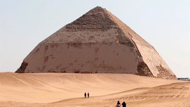 Hallada una pirámide de la dinastía XIII al sur de El Cairo