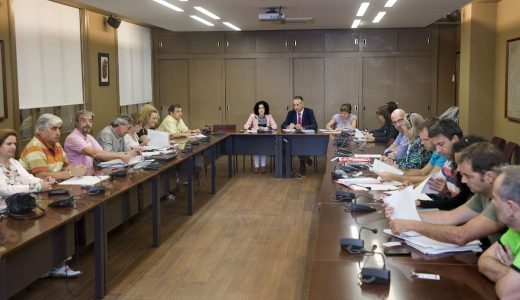 Gobierno foral y sindicatos acuerdan medidas para favorecer conciliación del personal público