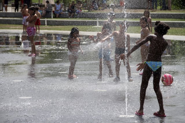 La fotoprotección desde niños puede reducir en un 80 % los casos de melanoma