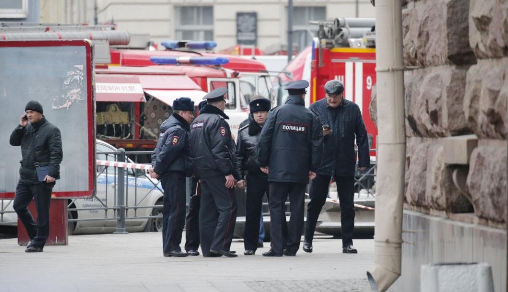 La Policía desactiva un artefacto explosivo en una vivienda y detiene a varias personas en San Petersburgo