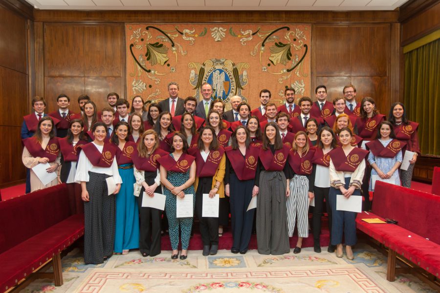 49 estudiantes de la Universidad de Navarra con el Programa de Becas Alumni