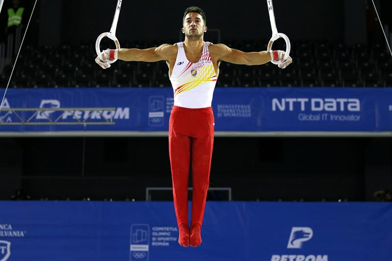 Rubén López y Adrià Vera, líderes provisionales en anillas y salto