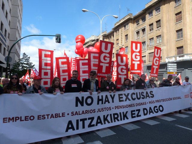 Unas 3.000 personas convocadas por UGT y CC OO piden en Pamplona empleo digno y protección social