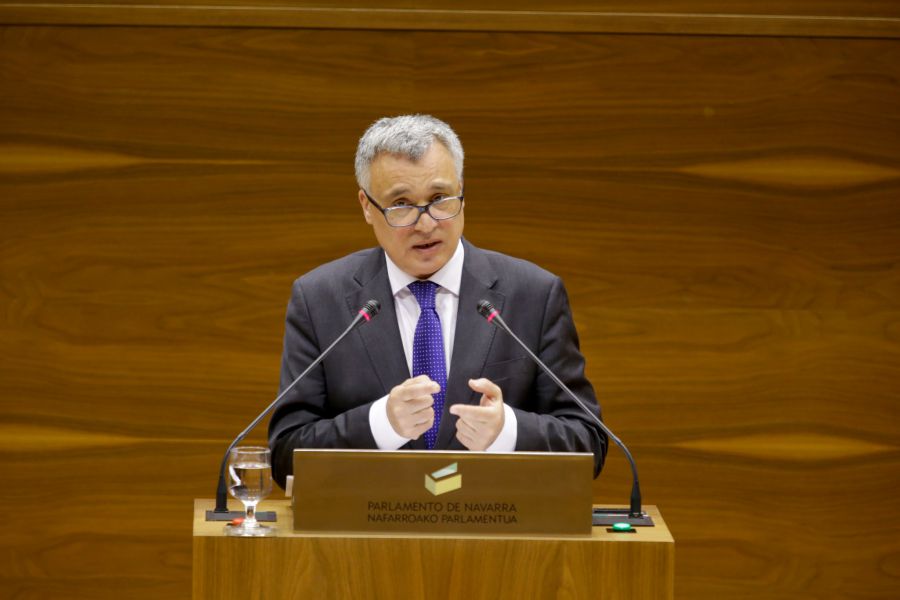 El Parlamento de Navarra recibe el Informe Anual 2016 del Defensor del Pueblo