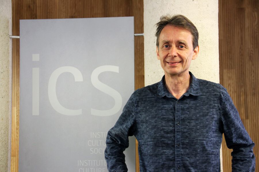 Steen en la Universidad de Navarra: “Las plataformas online están tratando de hacer el trabajo de nuestro sistema cognitivo”