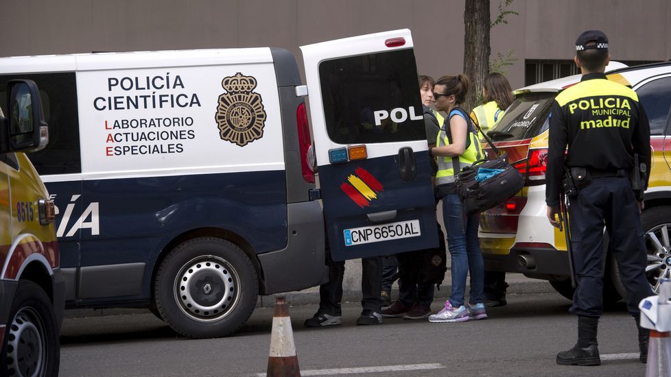 Dos adolescentes mueren al caer por el hueco de un ascensor en Madrid