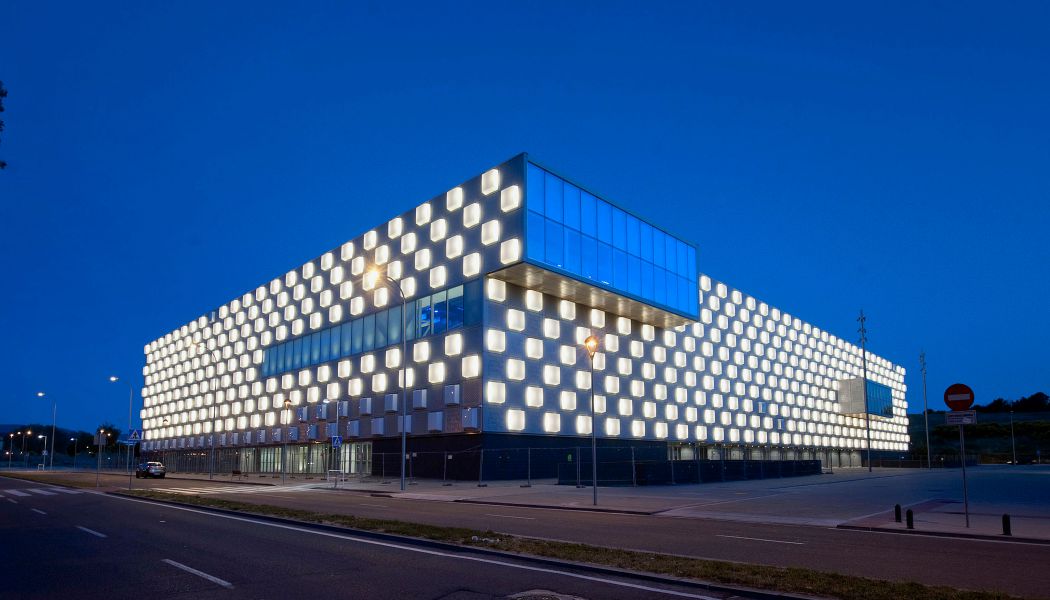 Pruebas de iluminación en el pabellón Navarra Arena
