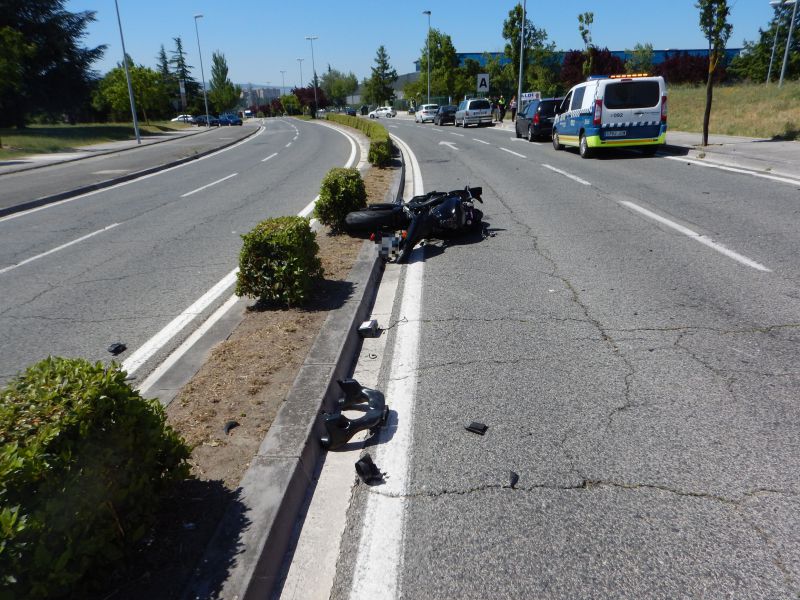 Fallece un motorista de 26 años al salirse de la vía en avenida San Jorge de Pamplona