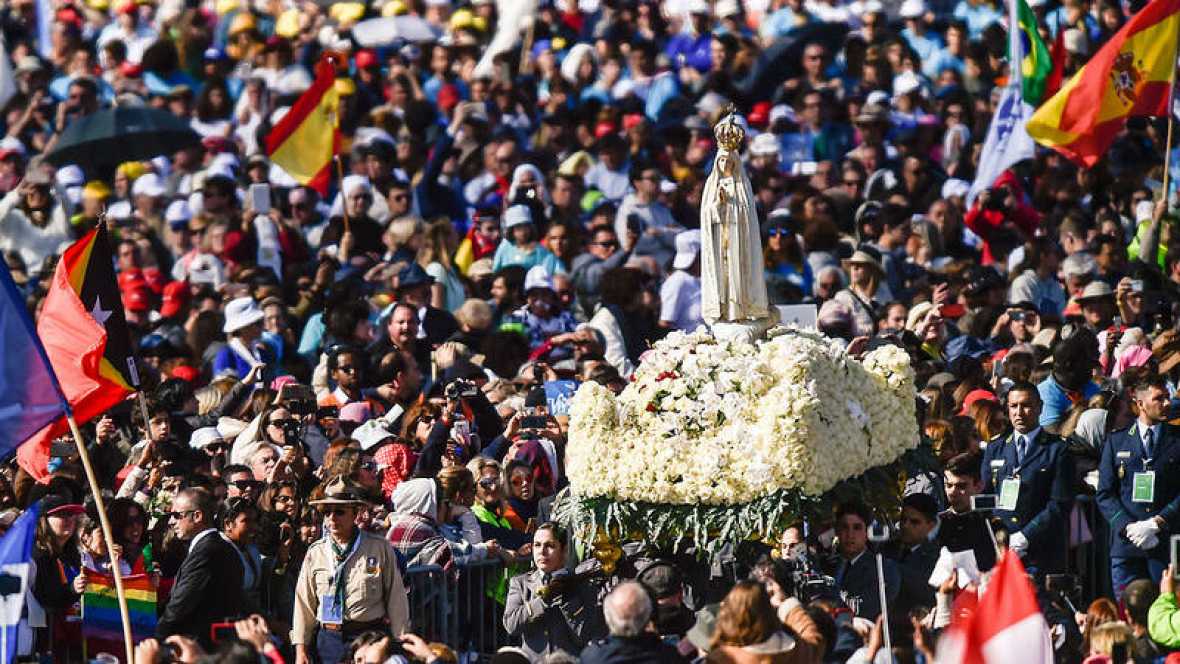 Francisco proclama santos a los hermanos pastorcillos de Fátima