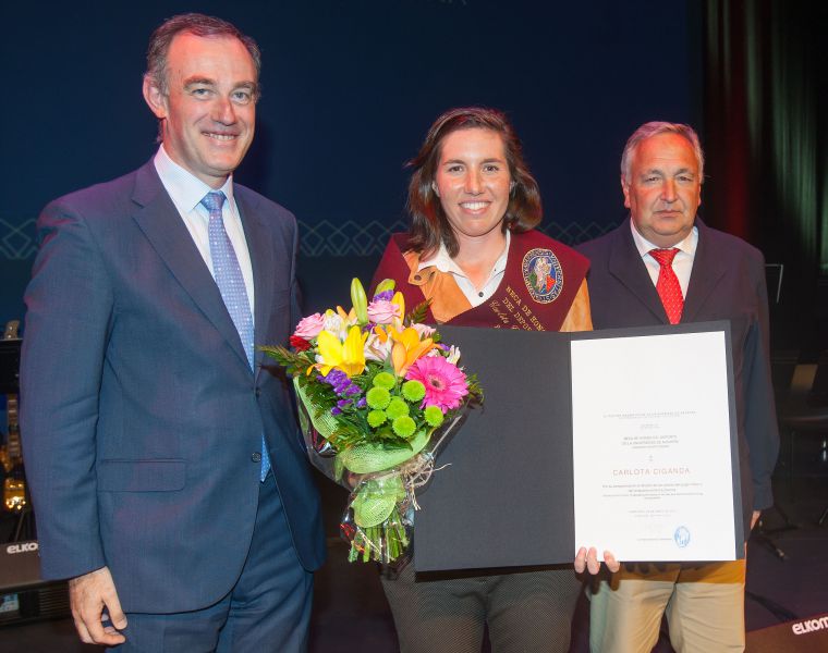 Carlota Ciganda recibe la Beca de Honor del Deporte de la Universidad de Navarra