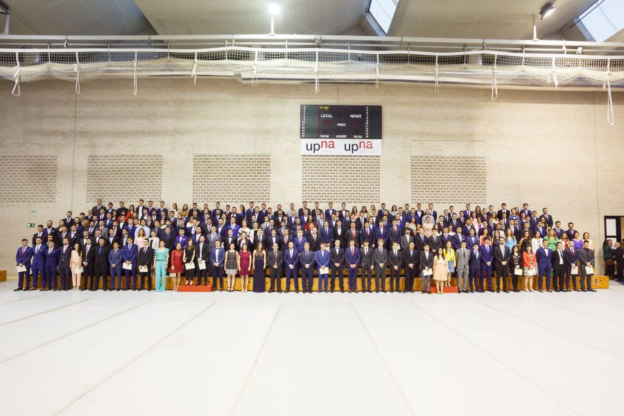La UPNA celebra la graduación de la Escuela de Ingenieros Industriales y de Telecomunicación  