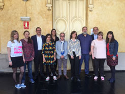 Exposición de los proyectos artísticos de los festivales culturales de Navarra ante la consejera