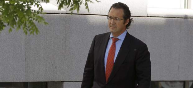 Diputado del PP dice que el entorno de González hizo seguimientos a Cifuentes
