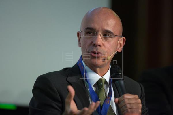 Santander Brasil apunta que inestabilidad política no puede frenar acuerdos