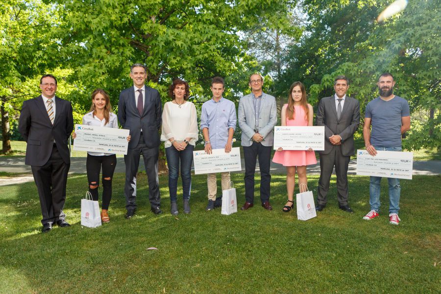 Premiados los tres vencedores la IX Olimpiada de Economía de la UPNA