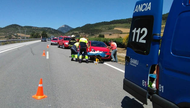 Un herido en un choque por alcance en la AP15, en Iza