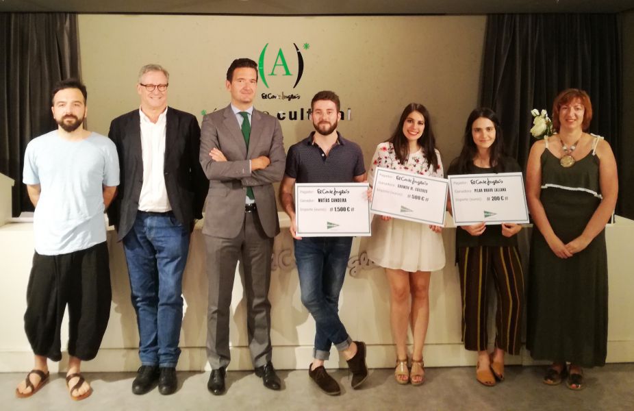 Matías Candeira recoge en Pamplona el “X Premio Joven de Relato Corto El Corte Inglés”