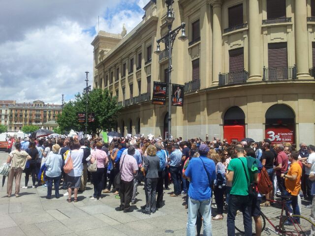 Más de 1.000 personas se concentran en protesta por la política de Educación con la enseñanza concertada