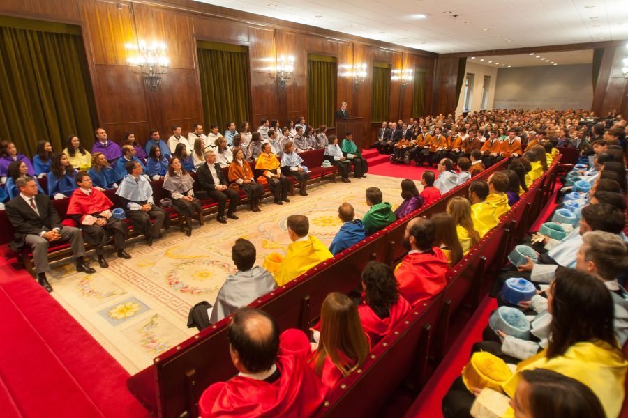 La Universidad de Navarra celebra la investidura de 140 doctores de 23 países