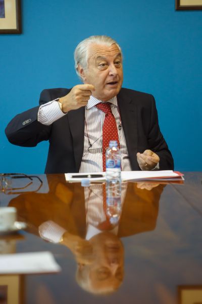 Lalo Azcona se reúne con directivos de firmas navarras invitado por el Consejo Social de la UPNA