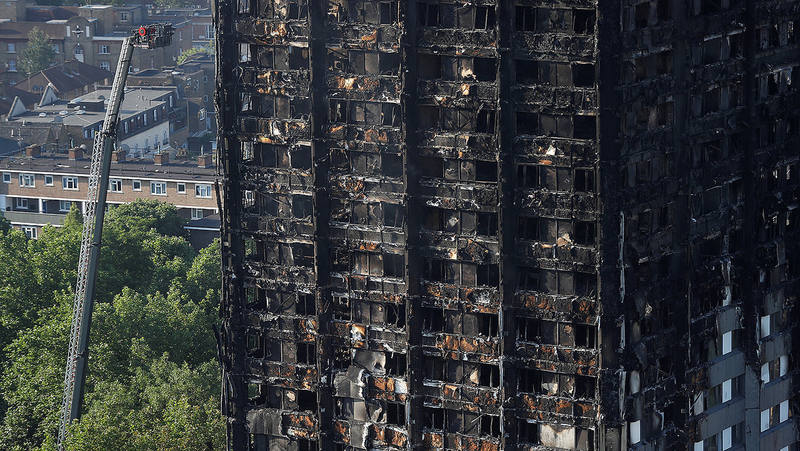 La Policía británica eleva a 17 el número de muertos en el incendio de Londres