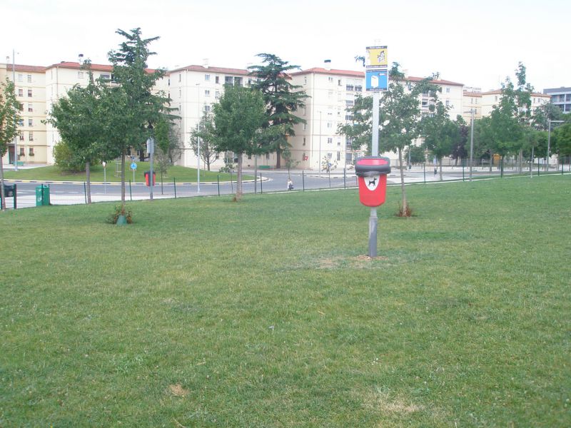 El Ayuntamiento habilita otros 1.300 m2 para esparcimiento canino en Pamplona