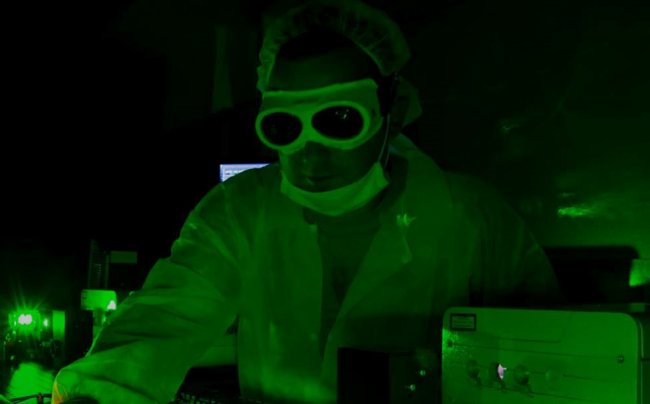 El láser más brillante del mundo altera la interacción entre luz y materia