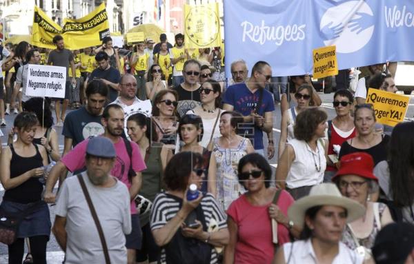 Cientos de ciudadanos en Madrid piden al Gobierno que reubique a 17.000 refugiados