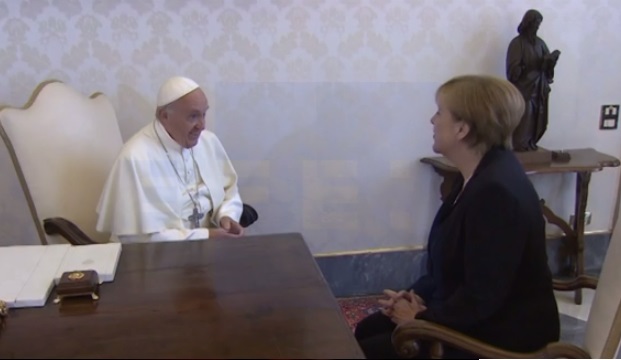 El Papa y Merkel coinciden en la defensa de un mundo multilateral y del clima