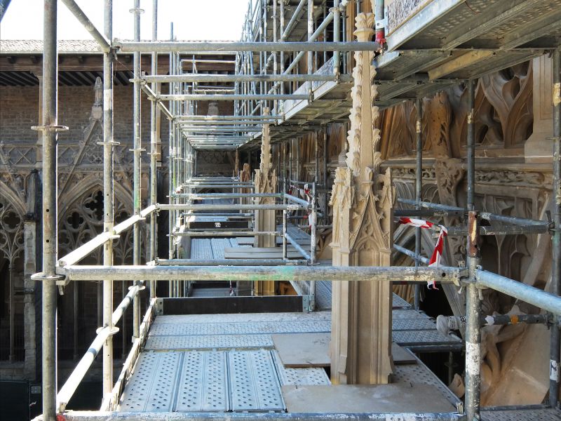 Se reanudan las visitas guiadas a las obras del claustro de la catedral de Pamplona