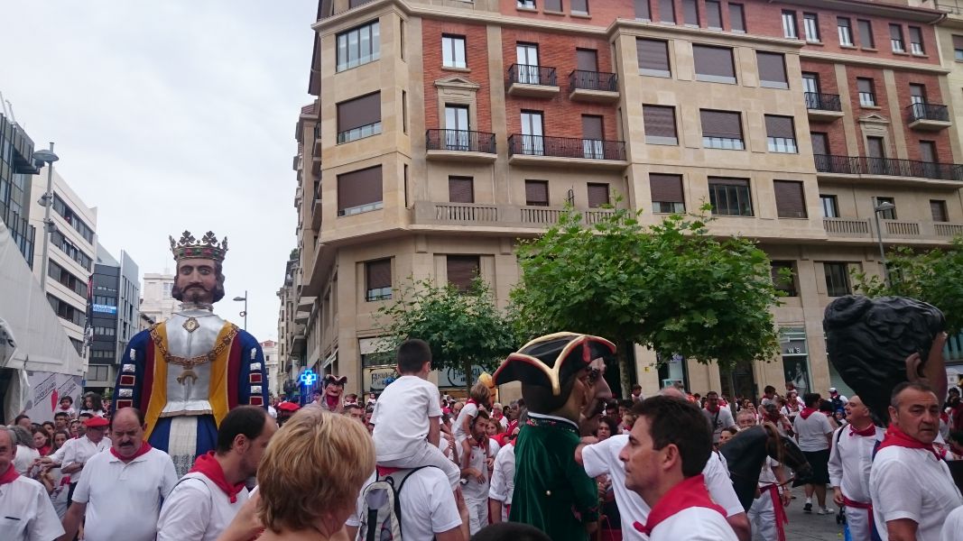Los sanfermines viven sus últimas horas tras un emocionante encierro de Miura