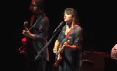 Norah Jones seduce al público en su concierto de Cap Roig
