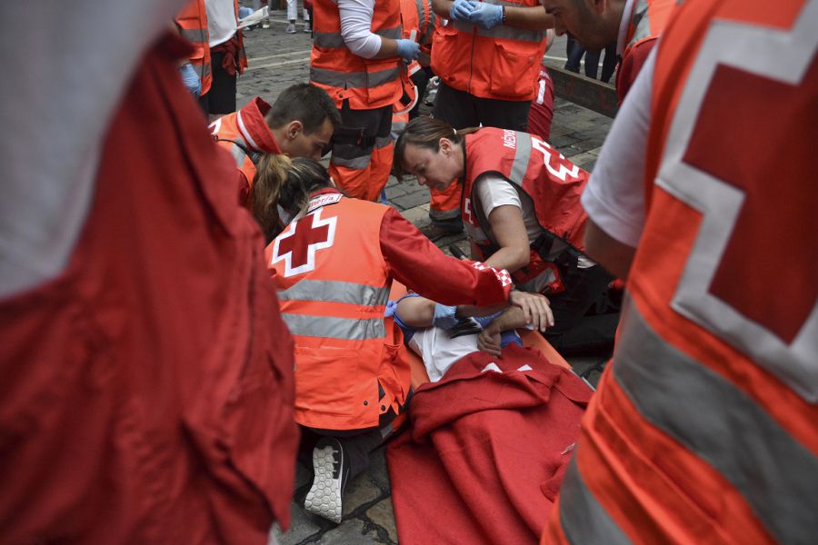 Traslados de heridos del quinto encierro al CHN y atenciones de Cruz Roja