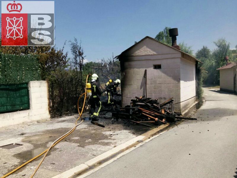 Declarado un incendio en las inmediaciones de una de las casetas de las huertas de San Jorge