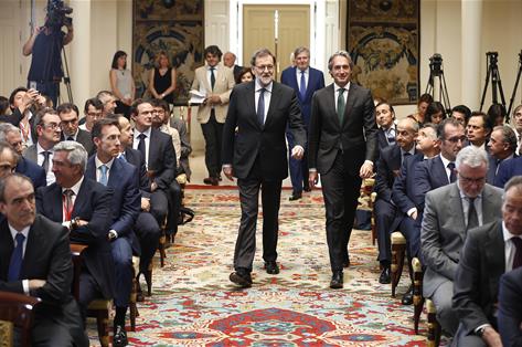 Rajoy anuncia inversión de 5.000 millones en 2.000 kilómetros de carreteras