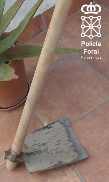 Detenido en Carcastillo por golpea a otro vecino con una azada