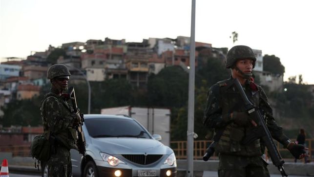 Las Fuerzas Armadas realizan una megaoperación contra el crimen organizado en Río