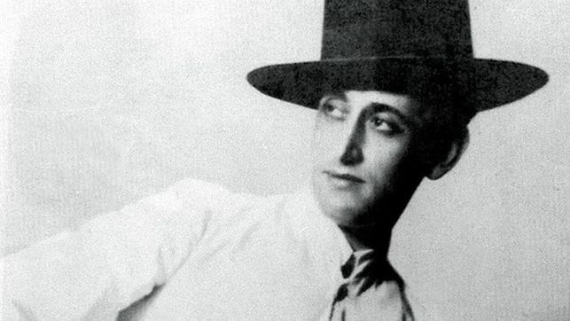 La Fundación Miguel de Molina abona 115 euros para evitar la exhumación del artista