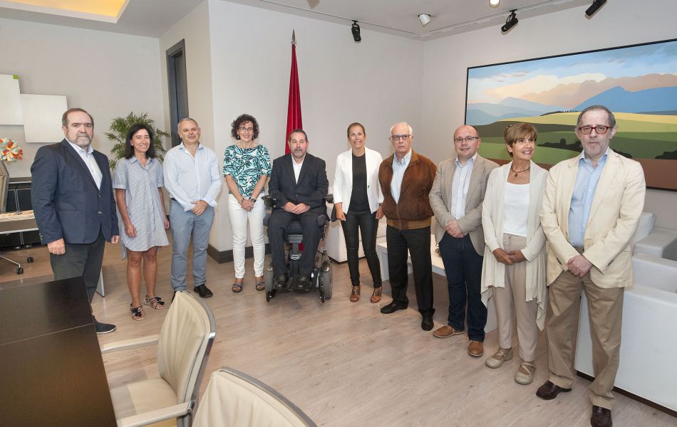 La Presidenta Barkos recibe al nuevo patronato de la Fundación Caja Navarra