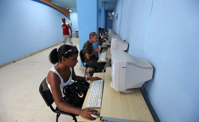 Siete de cada diez jóvenes tienen acceso a internet, según informe de la ONU