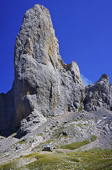 Se asciende por primera vez al Naranjo de Bulnes