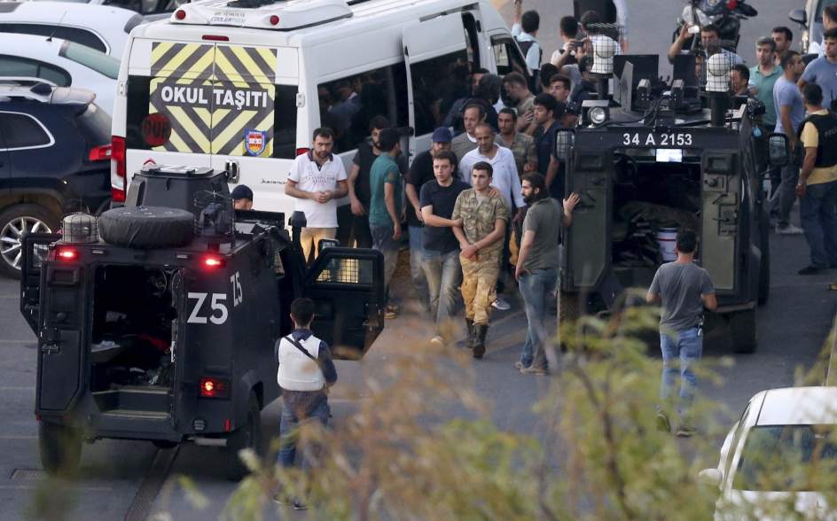 Turquía detiene a 117 soldados en activo por sospechas de golpismo