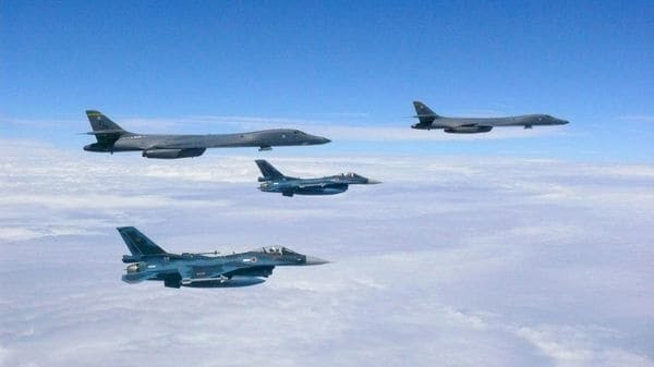 EEUU moviliza bombarderos para maniobras en un gesto de fuerza ante Pyongyang