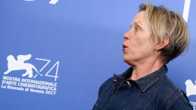 McDormand triunfa en Venecia con una madre coraje de la América profunda