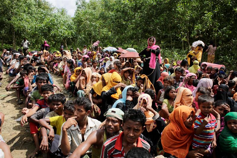 La ONU cifra en 370.000 los rohinyás huidos a Bangladesh en últimas dos semanas