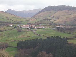 Muere un niño de 13 años atropellado por un tractor en Saldías