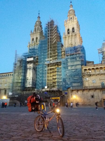 Alberto Muñoz Marce logra hacer el Camino de Santiago con ‘Derbi Rabasa Panther’