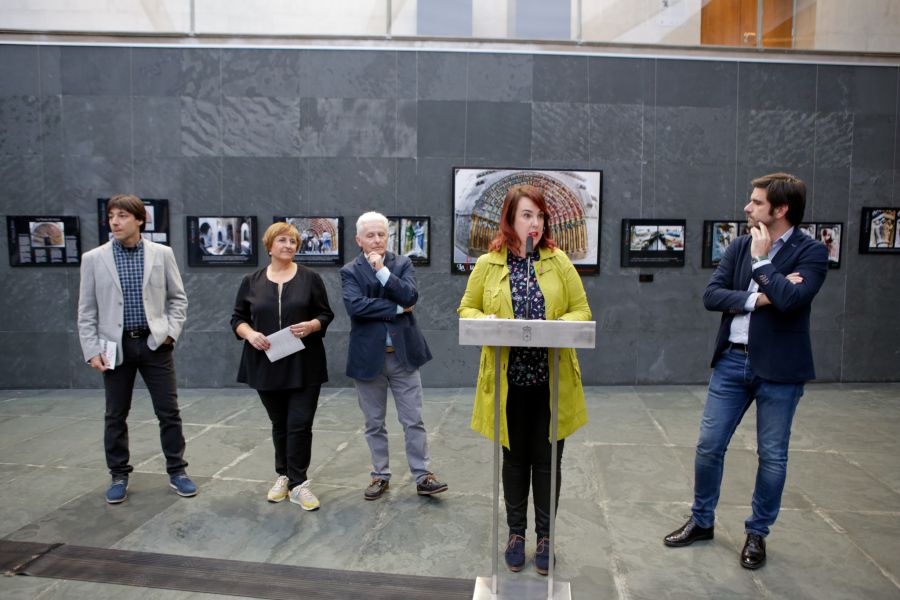 El Parlamento de Navarra acoge una exposición de la ‘Juicio Final’ de la catedral de Tudela